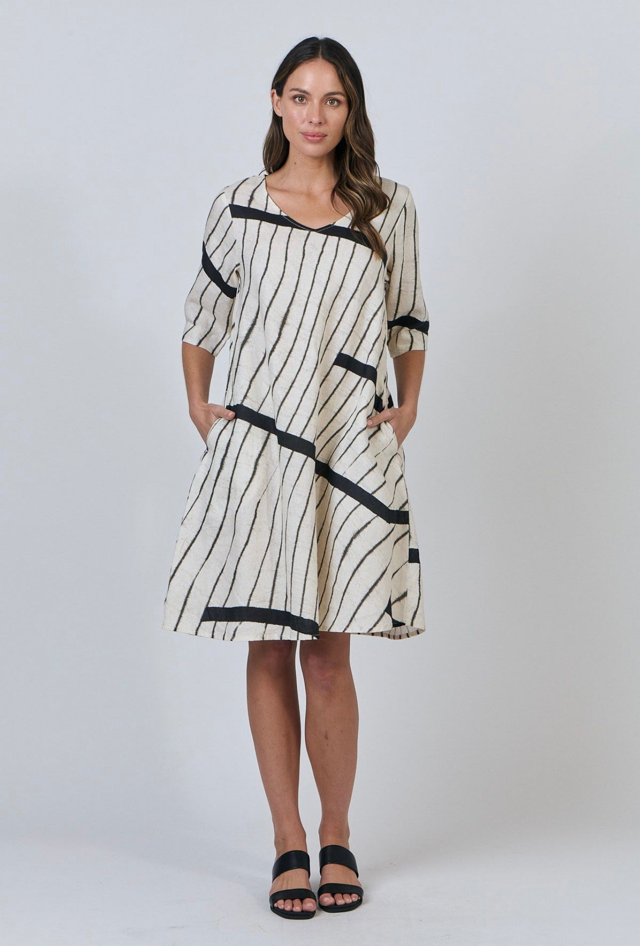 NATURALS by O&J | WOMEN’S FASHION | ISOBAR SLEEVED LINEN DRESS