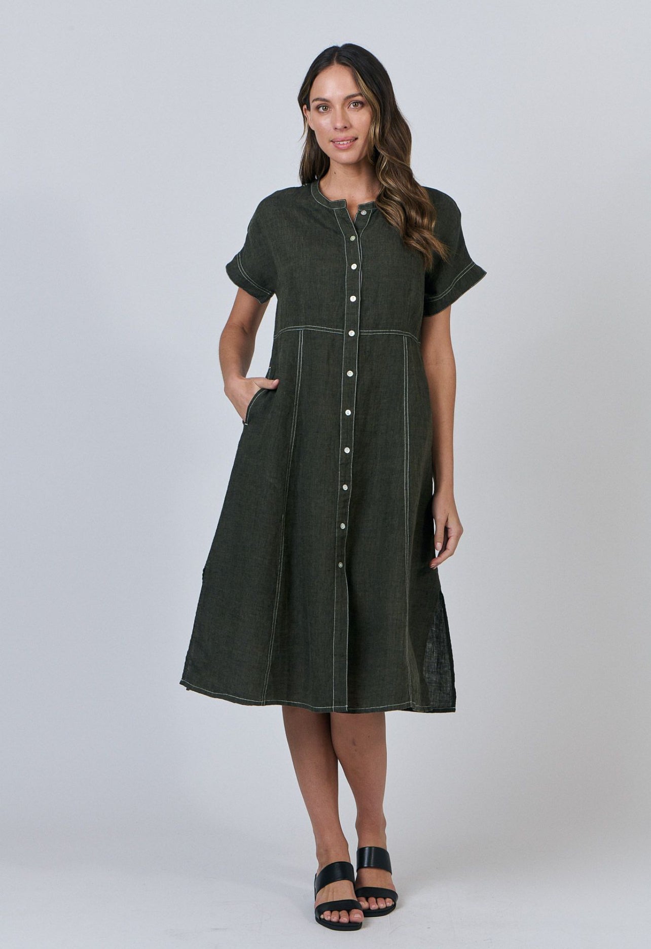 NATURALS by O&J | WOMEN’S FASHION | LICORICE SHORT SLEEVE LINEN DRESS